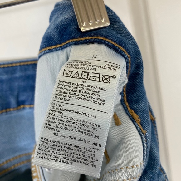 Old Navy Lightly Distressed Blue Jeans - Picture 6 of 6